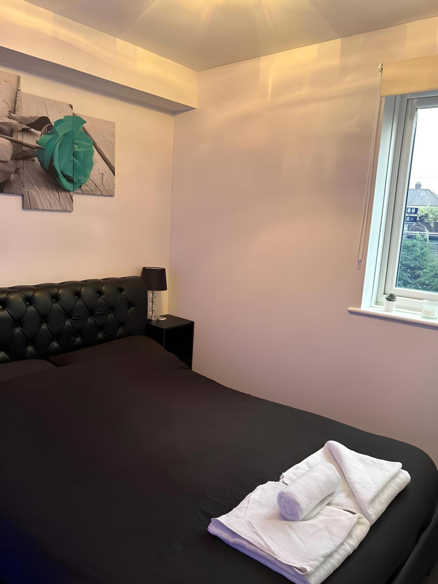 Sleek & Stylish - E15 Apartment With Parking Londres Exterior foto